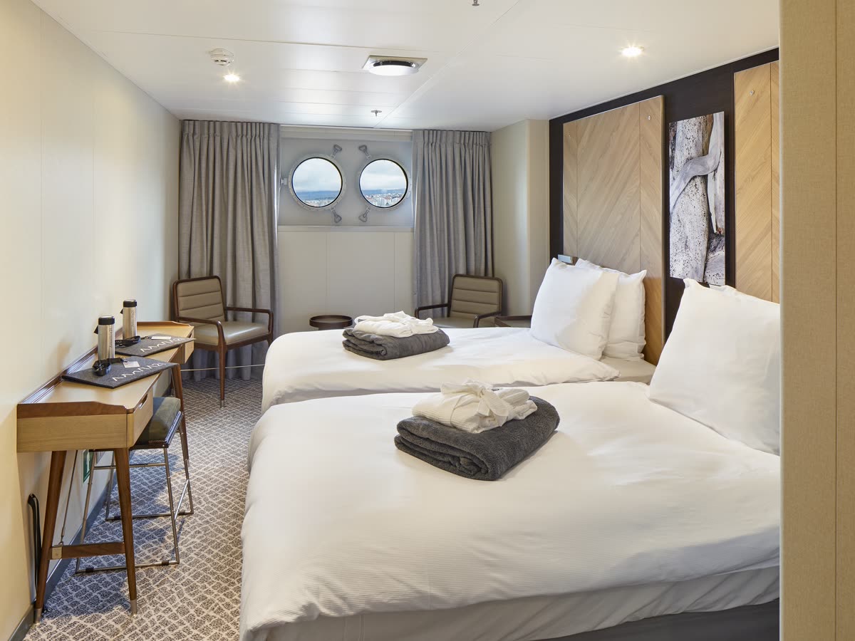 Porthole Cabin