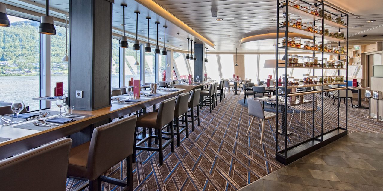 Restaurant Aune — Hauptrestaurant — alle Mahlzeiten Ihrer Reise sind hier inbegriffen · Foto: Agurtxane Concellon