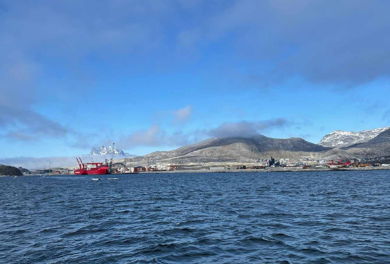 An Bord der MS Cape Race: zwölf Gäste, Sauna und Gletschereis im Glas