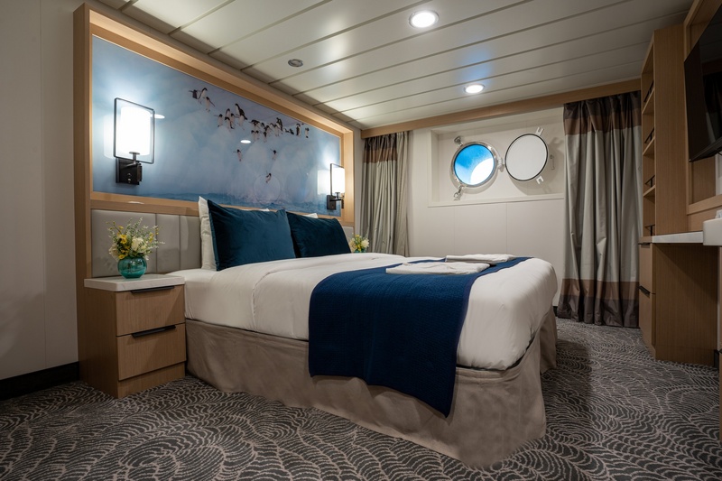 Porthole (D)