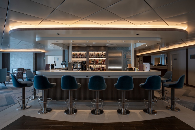 Lounge und Bar — Treffpunkt zwischen den Ausfahrten