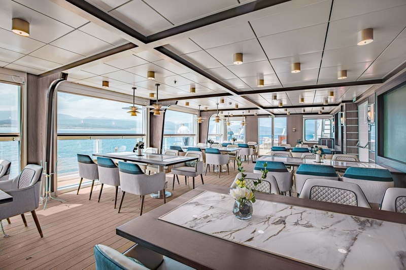 Panorama-Restaurant — Fensterfront zum Meer
