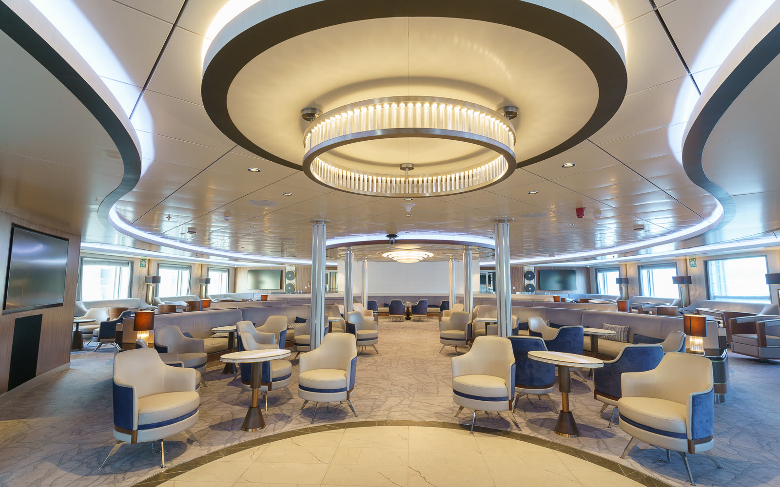 Explorer Lecture Lounge — Vortragssaal für die täglichen Expeditions-Briefings