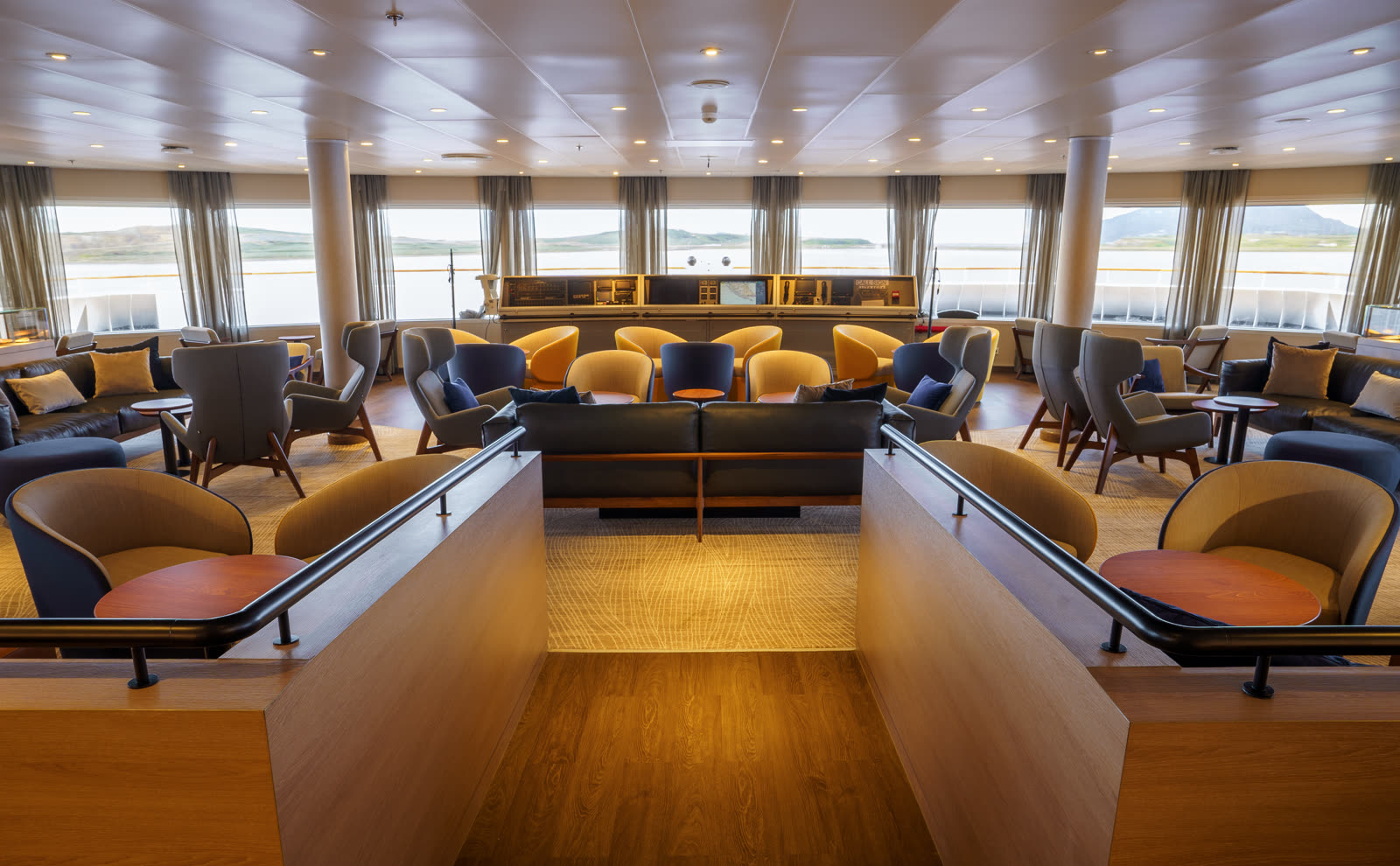 Ultramarine — Panorama Lounge & Bar