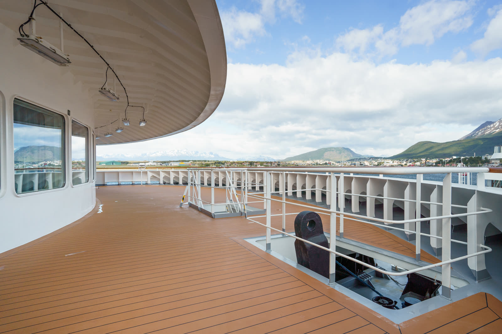Sonnendeck — Aussichtsdecks mit Lounge-Möbeln